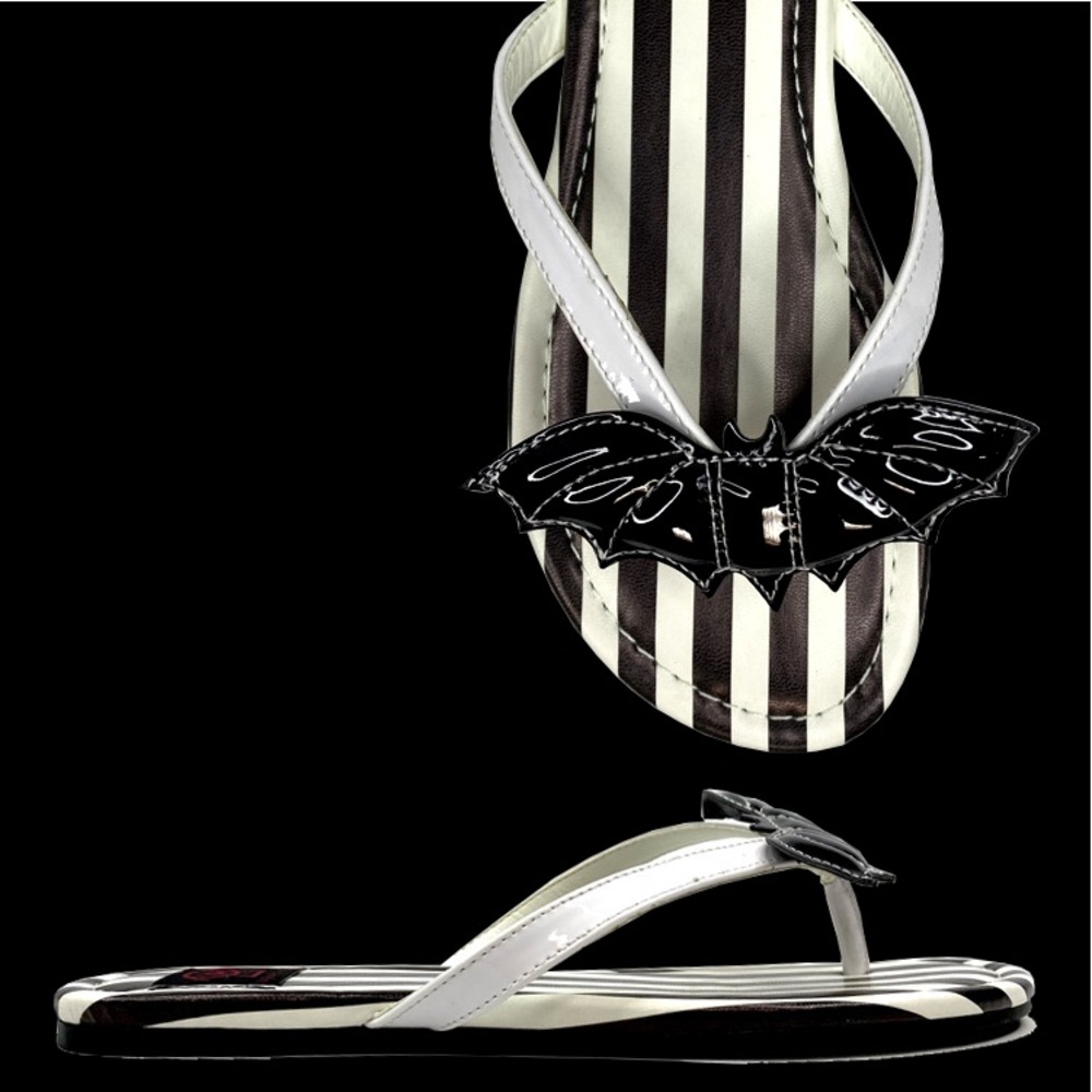 strangecvlt | Betty Bat Stripe black/white | Women’s size 11